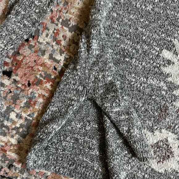 Hollister Gray Geometric Women's Sweater - Picture 2 of 4